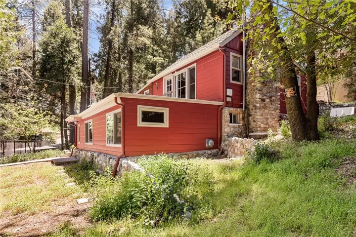 23431 Knapps Cutoff, Crestline, California 92325
