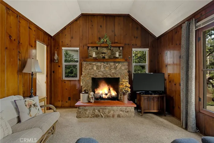 23431 Knapps Cutoff, Crestline, California 92325