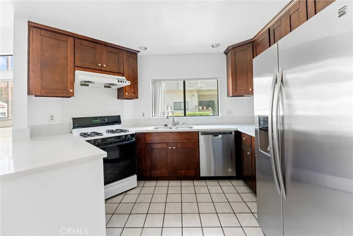42 Brownfield Ln, Pomona, California 91766