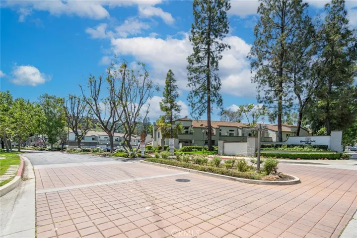 42 Brownfield Ln, Pomona, California 91766