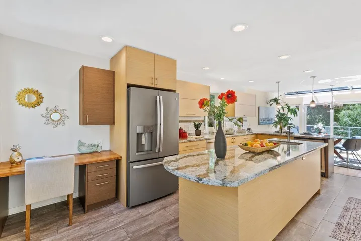 661 Cliff Drive, Aptos, California 95003