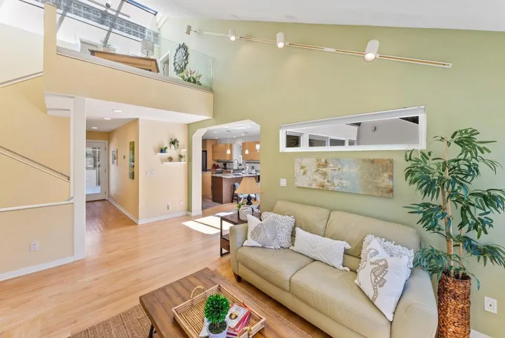661 Cliff Drive, Aptos, California 95003