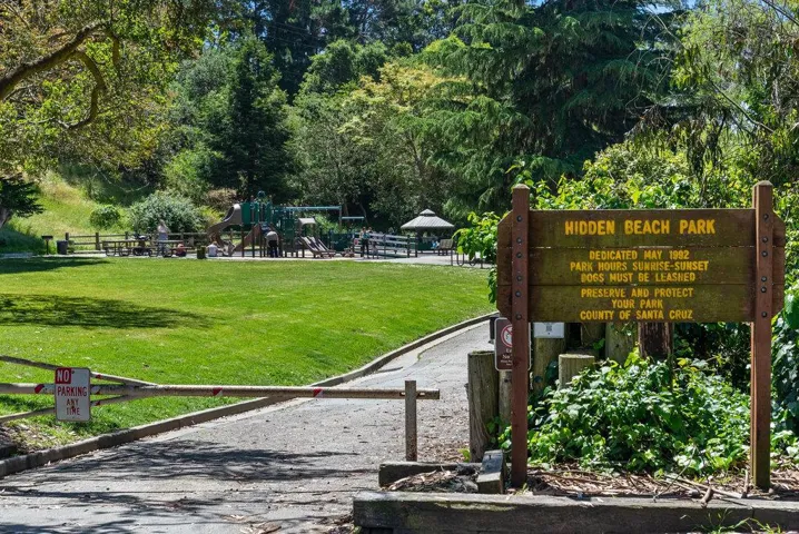 661 Cliff Drive, Aptos, California 95003