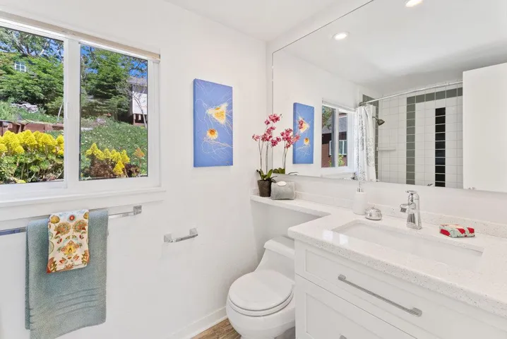 661 Cliff Drive, Aptos, California 95003
