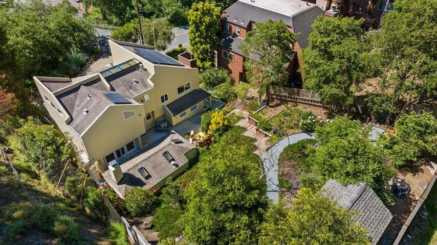 661 Cliff Drive, Aptos, California 95003