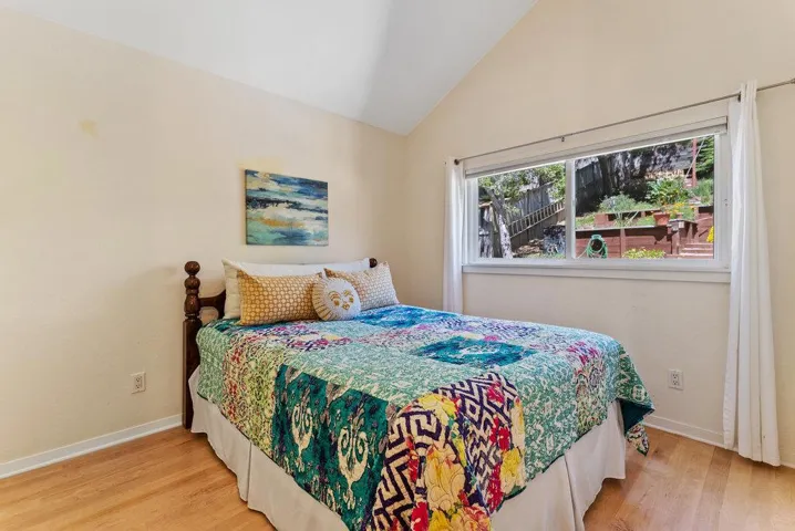 661 Cliff Drive, Aptos, California 95003
