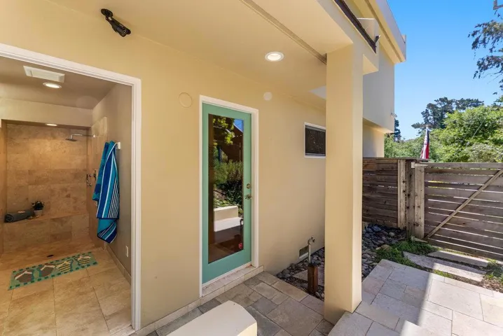 661 Cliff Drive, Aptos, California 95003