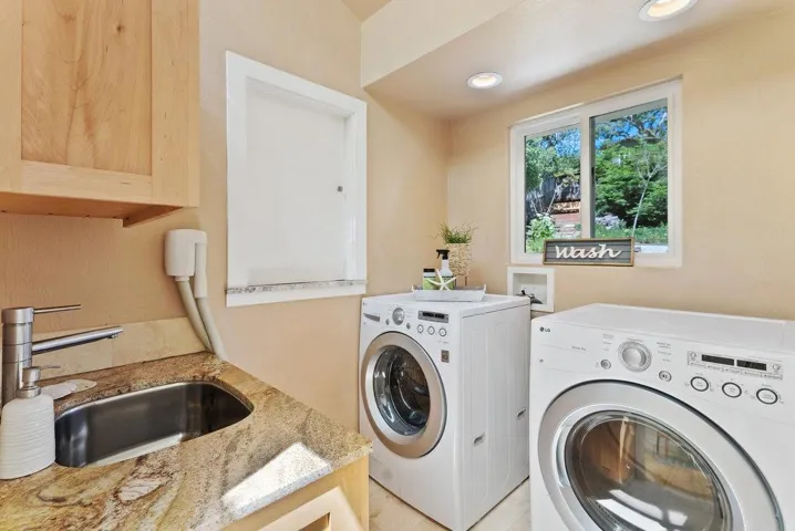 661 Cliff Drive, Aptos, California 95003