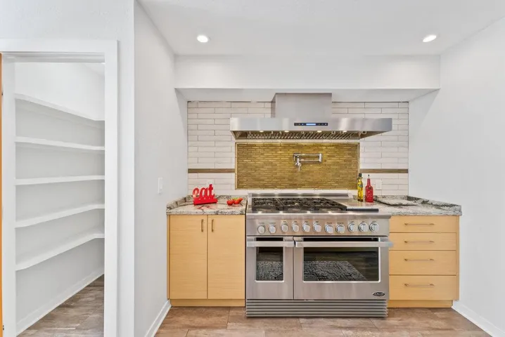 661 Cliff Drive, Aptos, California 95003
