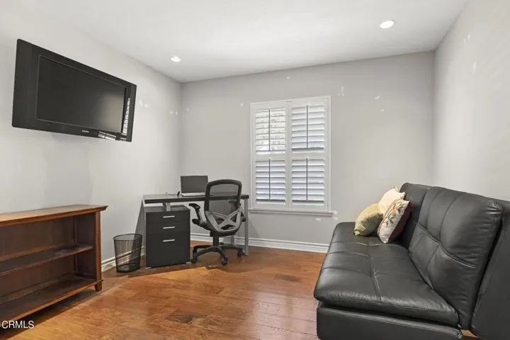 33-web-or-mls-UpmarketMedia-346NSan-114
