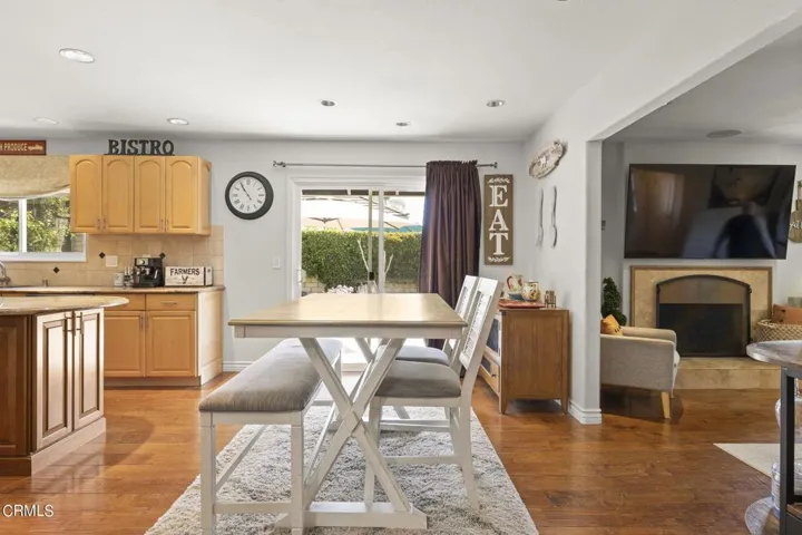14-web-or-mls-UpmarketMedia-346NSan-84