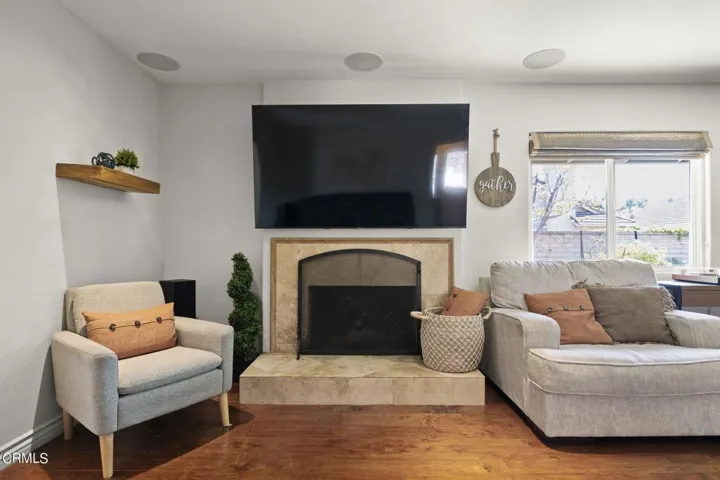 10-web-or-mls-UpmarketMedia-346NSan-21