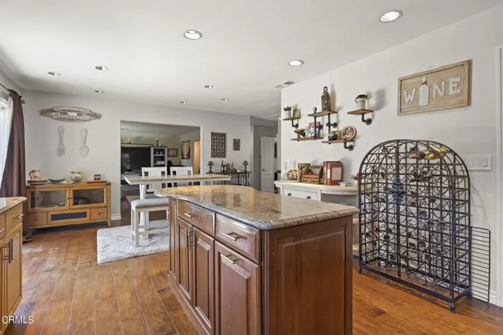 22-web-or-mls-UpmarketMedia-346NSan-102