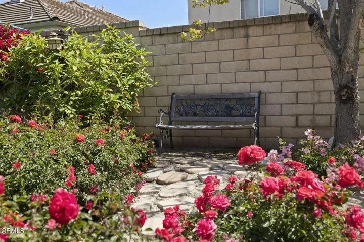 48-web-or-mls-UpmarketMedia-346NSan-146