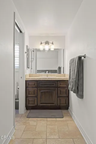 26-web-or-mls-UpmarketMedia-346NSan-72