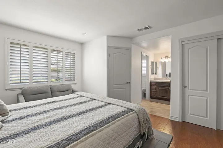 25-web-or-mls-UpmarketMedia-346NSan-66