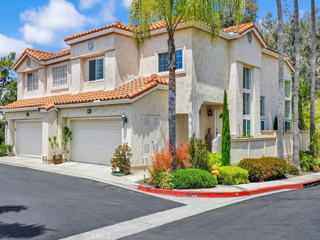 End-unit cornet lot, prime location with no neighbors behind you.