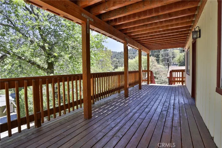 Lower deck