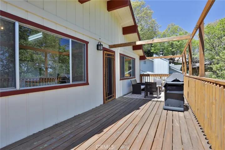 617 Arth Drive, Crestline, California 92325