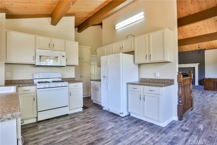 617 Arth Drive, Crestline, California 92325