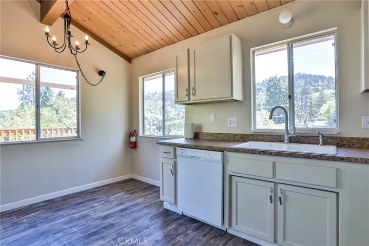 617 Arth Drive, Crestline, California 92325