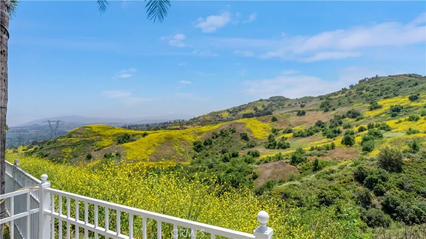 724 Crown Pointe, Anaheim Hills, California 92807