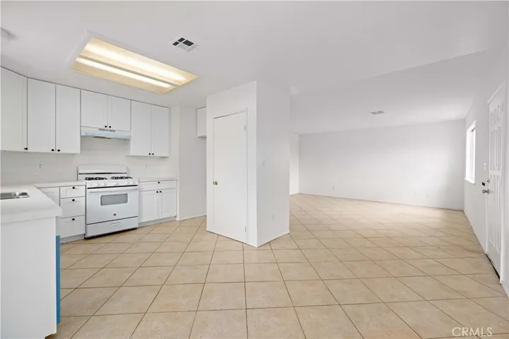 37216 Populus Avenue, Palmdale, California 93552
