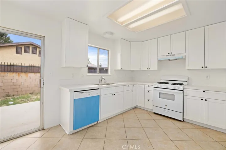 37216 Populus Avenue, Palmdale, California 93552