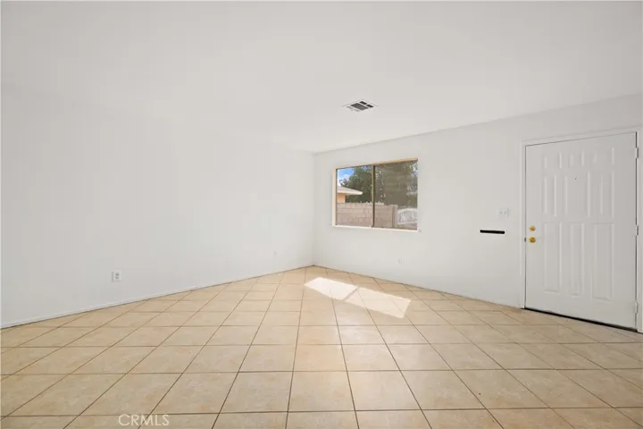 37216 Populus Avenue, Palmdale, California 93552