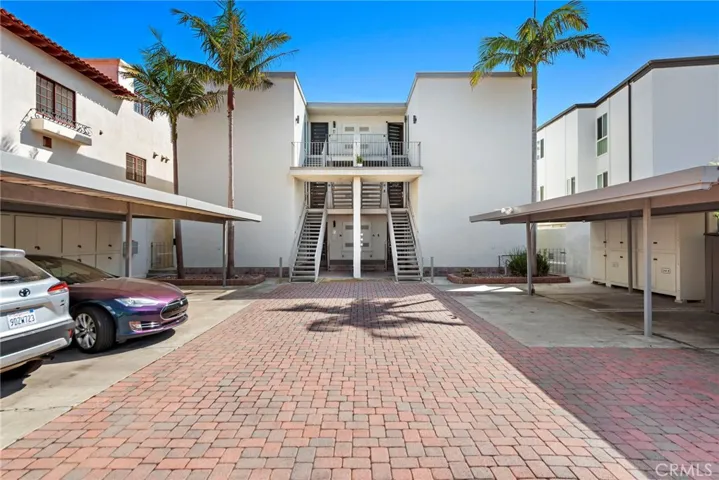 ORIGINALLY A CUSTOM BUILD BY OWNER OCCUPANT. THIS 6 UNIT CONDOMINIUM PROJECT IS SIMPLY PERFECT FOR A SECOND HOME OR PRIMARY RESIDENCE.