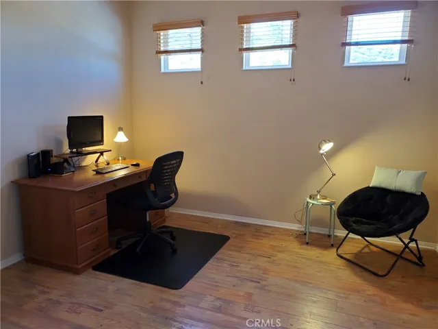 office/ Den