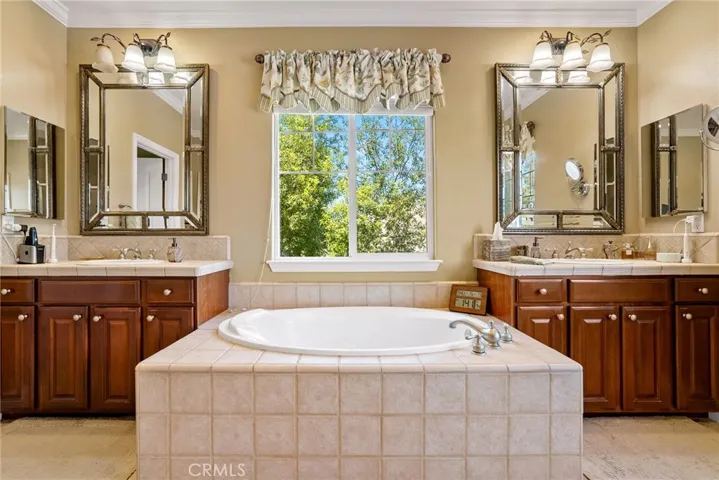 1536 Eto Circle, San Luis Obispo, California 93405