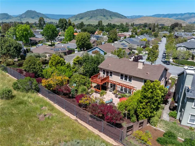1536 Eto Circle, San Luis Obispo, California 93405