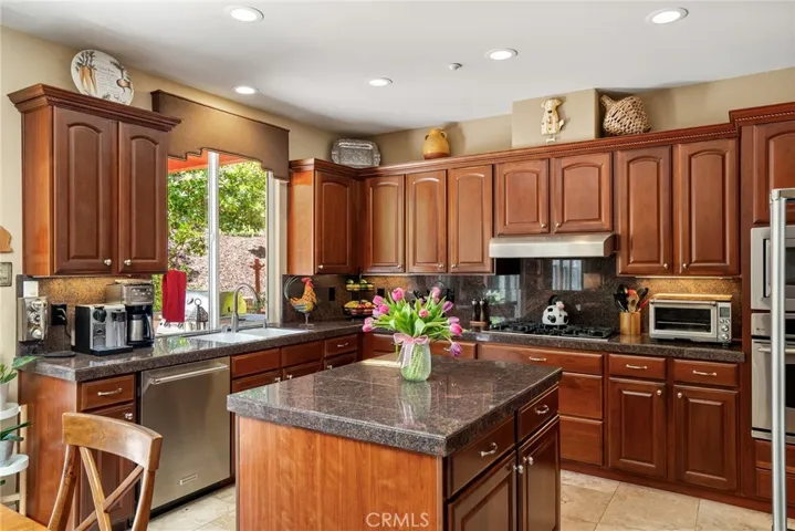 1536 Eto Circle, San Luis Obispo, California 93405