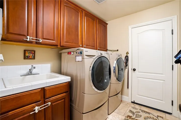1536 Eto Circle, San Luis Obispo, California 93405