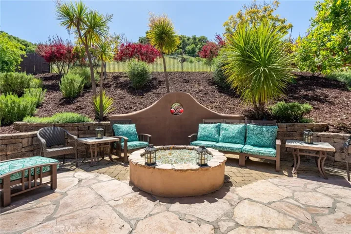 1536 Eto Circle, San Luis Obispo, California 93405