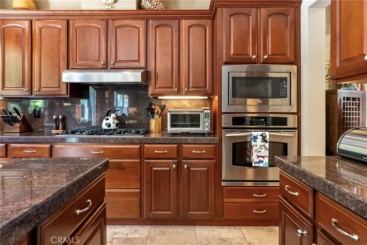 1536 Eto Circle, San Luis Obispo, California 93405