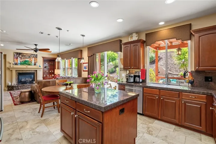 1536 Eto Circle, San Luis Obispo, California 93405