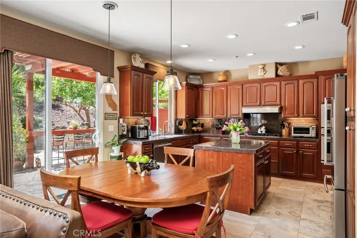 1536 Eto Circle, San Luis Obispo, California 93405