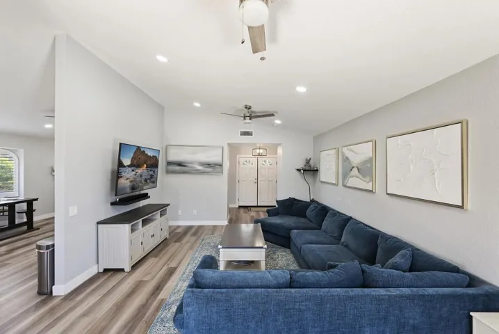 016_Family Room