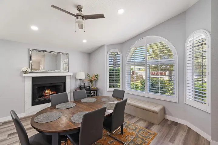 010_Dining Room