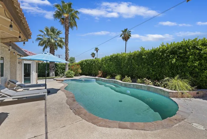 030_Pool & Spa