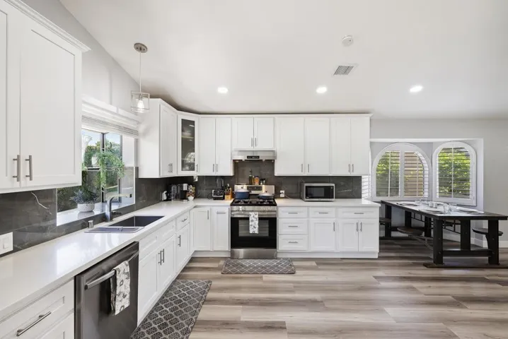 013_Kitchen