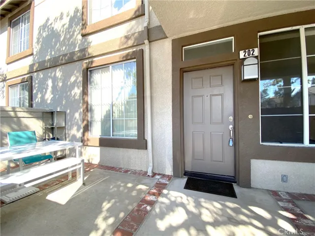 202 Chaumont Circle, Lake Forest, California 92610