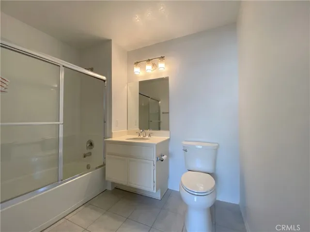 202 Chaumont Circle, Lake Forest, California 92610