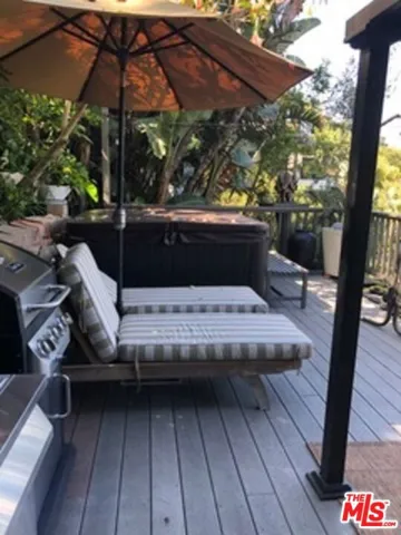 7287 Pacific View Drive, Hollywood, California 90068
