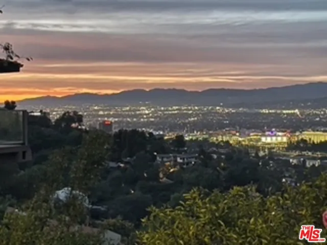 7287 Pacific View Drive, Hollywood, California 90068
