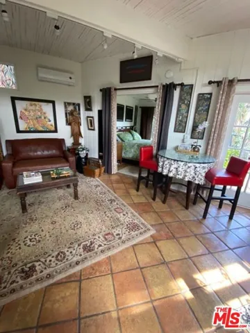 7287 Pacific View Drive, Hollywood, California 90068