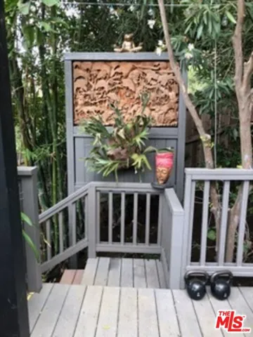 7287 Pacific View Drive, Hollywood, California 90068
