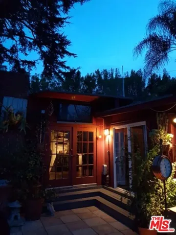 7287 Pacific View Drive, Hollywood, California 90068